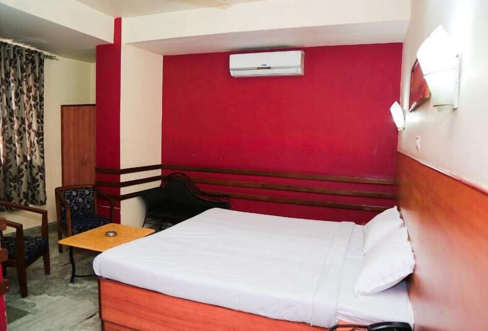 Гувахати: Hotel Anjuna Residency