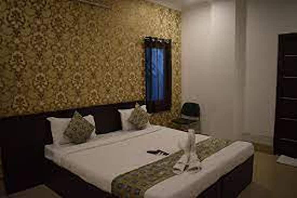 Удаипур: Hotel 24 Carrat