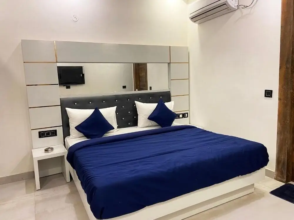 Нойда: Hotel Metro Stay by f9 hotels