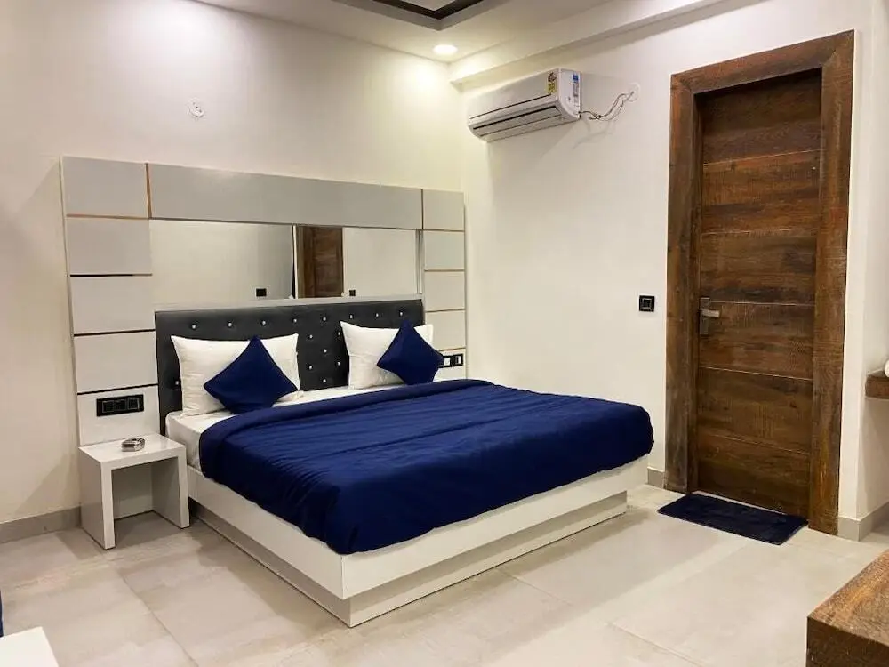 Нойда: Hotel Metro Stay by f9 hotels