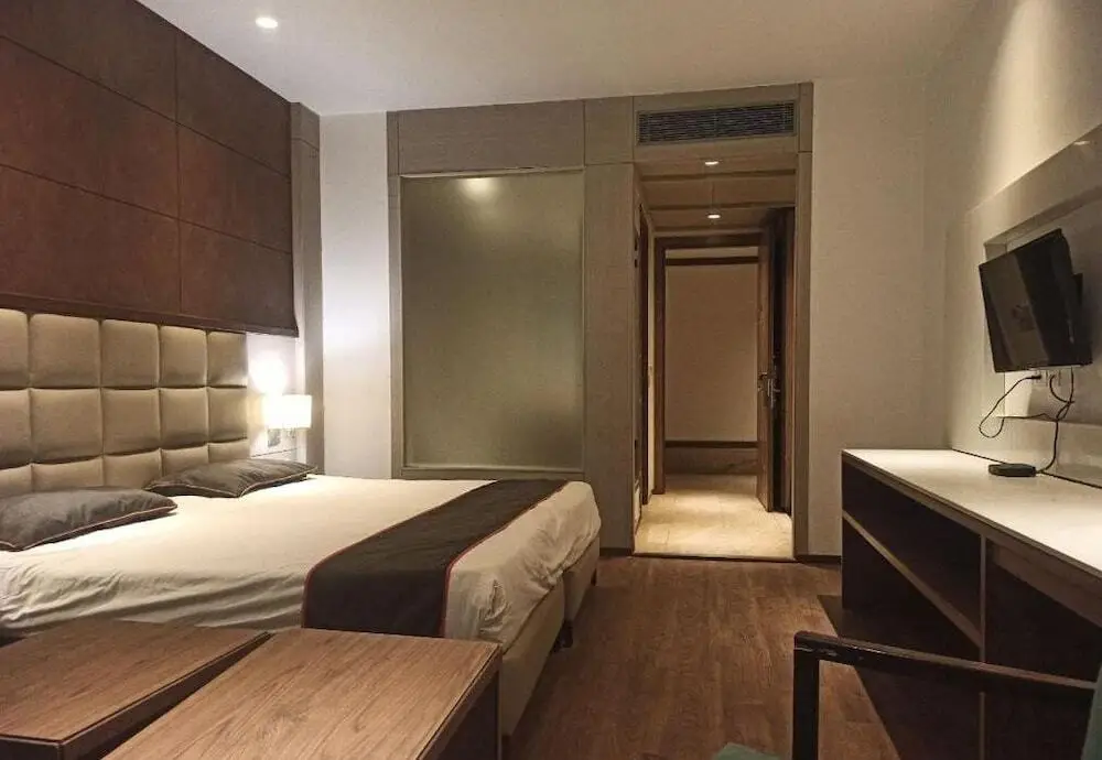 Нью-Дели: Lemonwood Suites