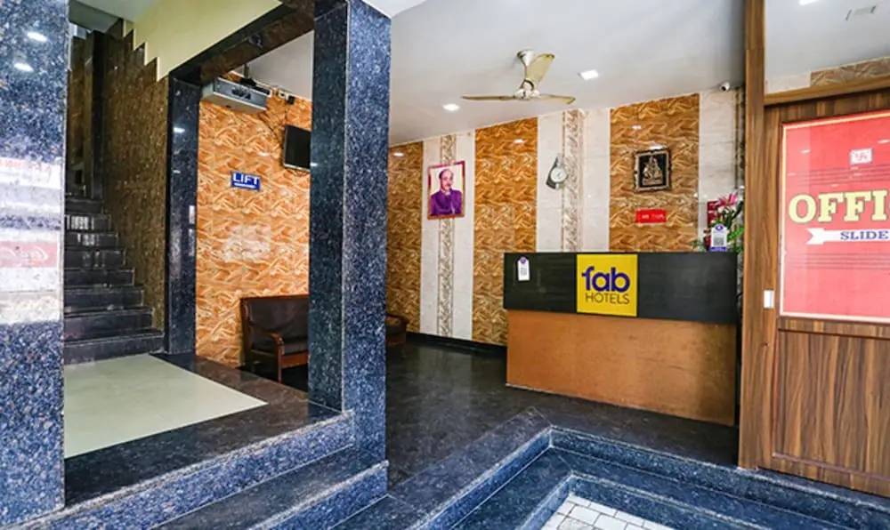 Канпур: Fabhotel Maharoopa