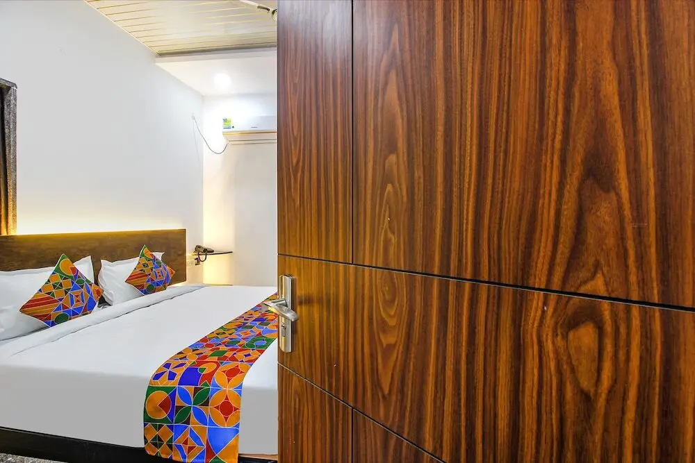 Хидерабад: Fabhotel W Grand Suites