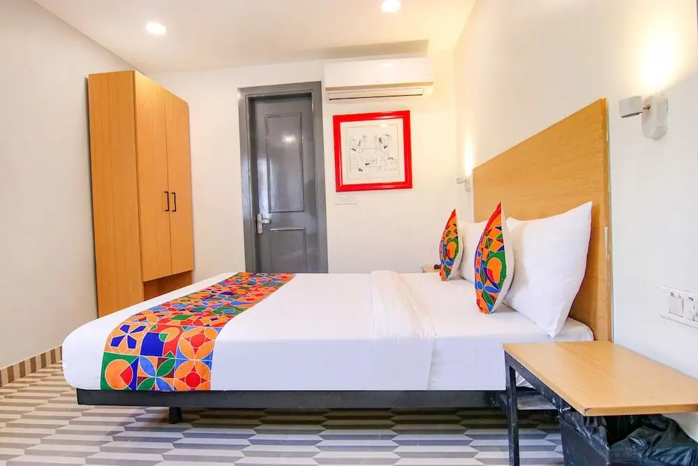 Нью-Дели: FabHotel Chawla House
