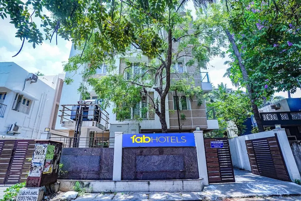 FabHotel Home Tree Service Apartment — фото 1