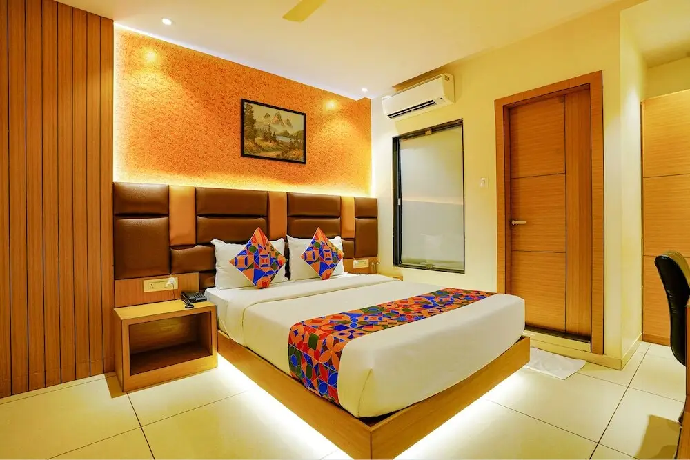 Тхане: Fabhotel Hindustan Residency
