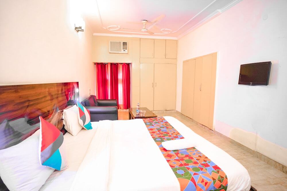 Нью-Дели: Roomshala 011 Hotel Oscar