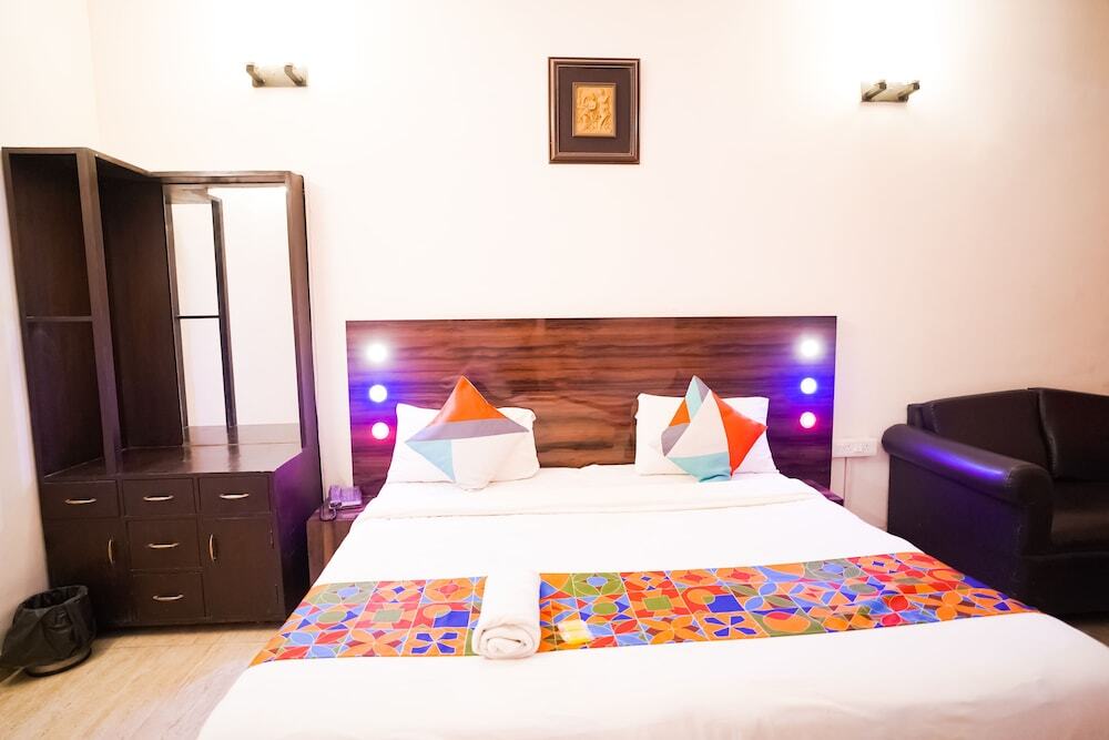 Нью-Дели: Roomshala 011 Hotel Oscar