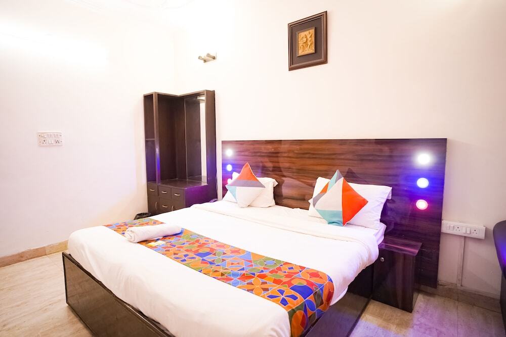 Нью-Дели: Roomshala 011 Hotel Oscar