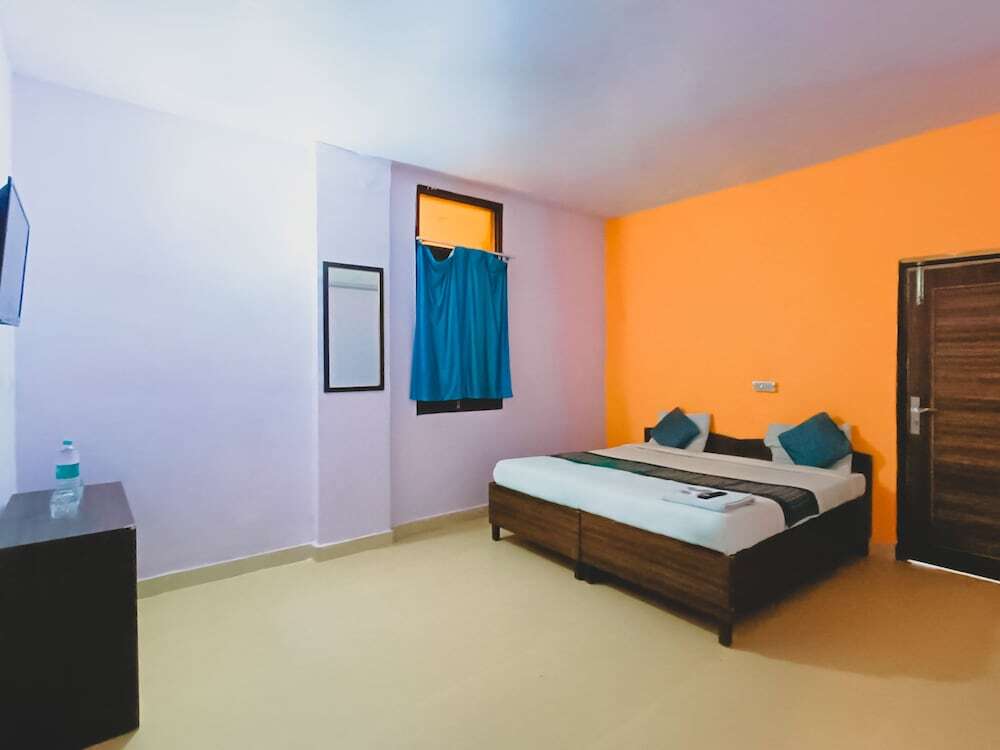 Нью-Дели: Roomshala 030 Lisa Homes