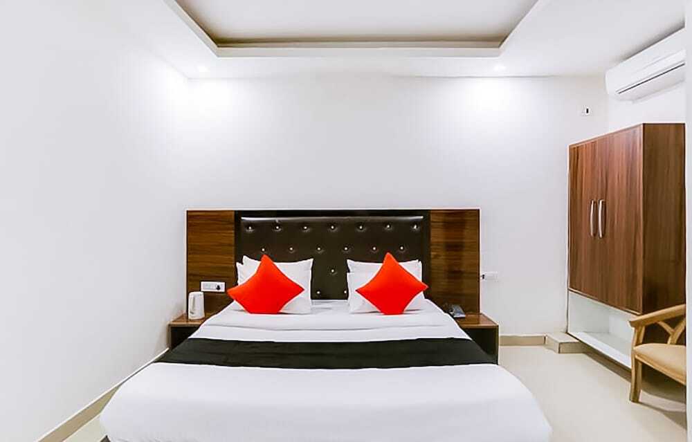 Нойда: Roomshala 036 Hotel Orlov