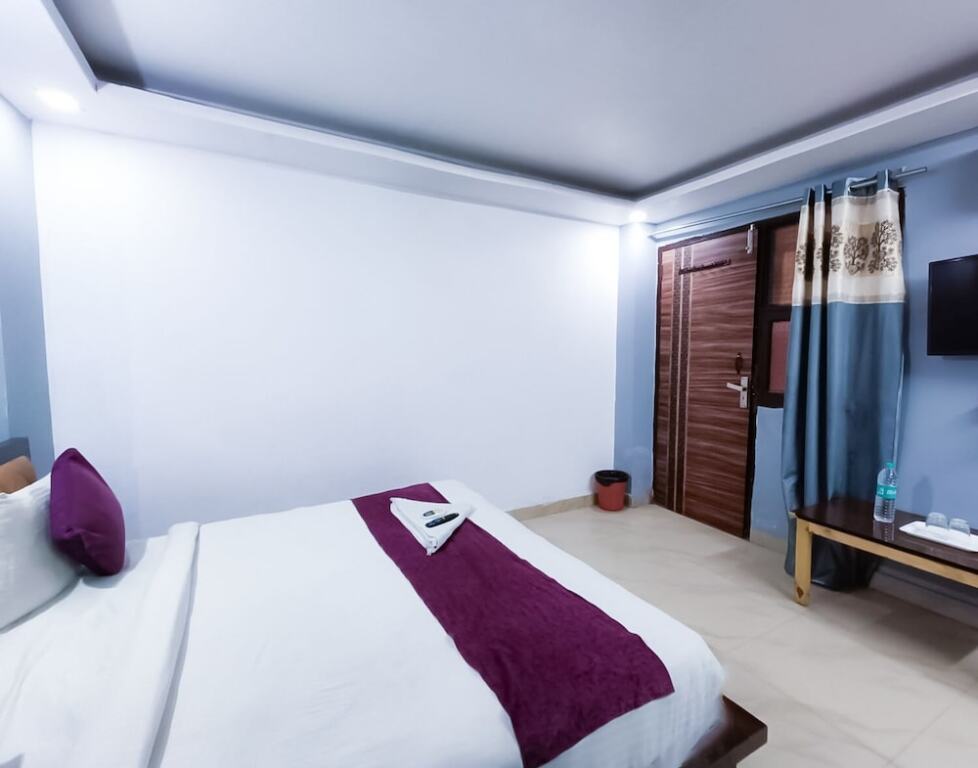 Нойда: Roomshala 039 Hotel Rk