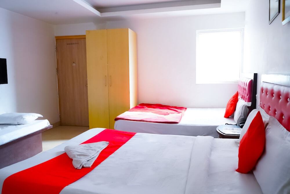 Нью-Дели: Roomshala 054 Hotel Mahal