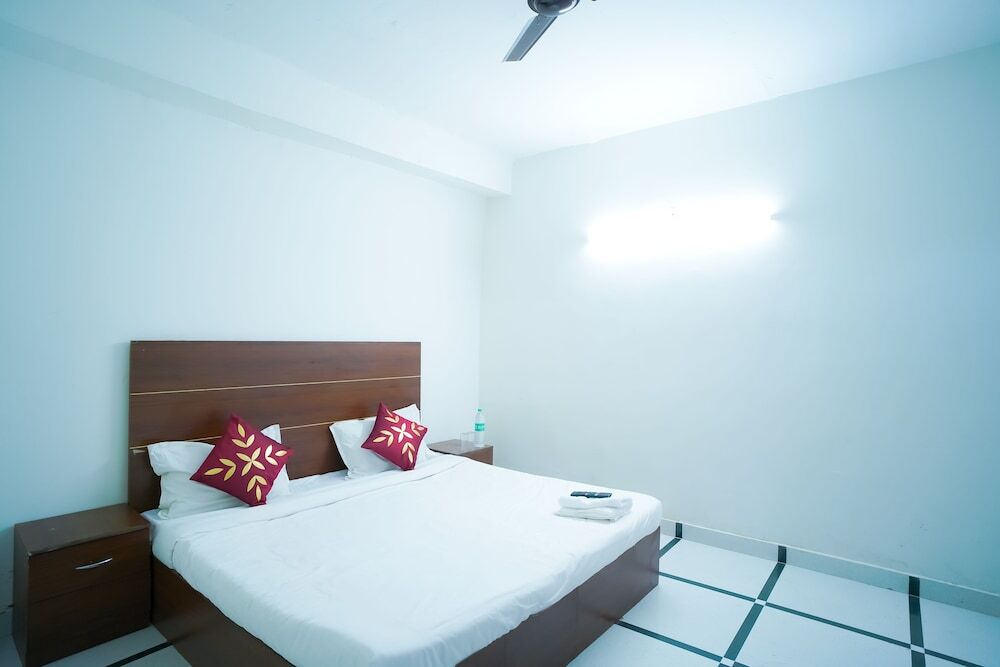 Нойда: Roomshala 045 Galaxy Noida 35