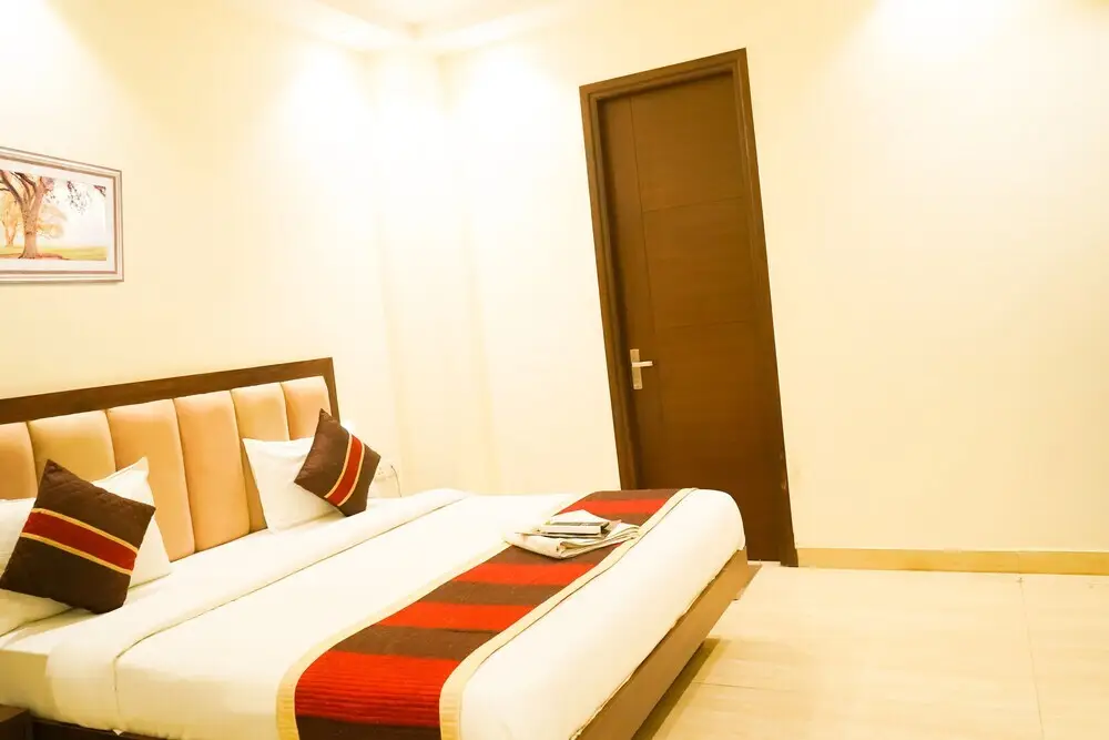 Нойда: Roomshala 024 Luxury Stays Sector 12