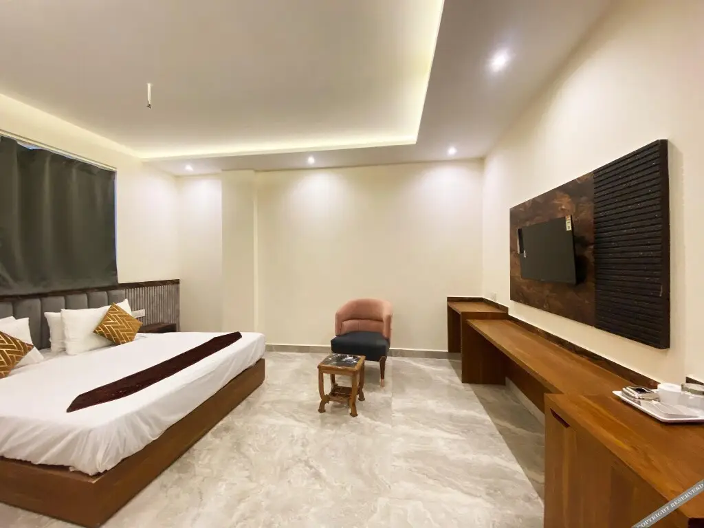 Нойда: Hardik Palace By F9 Hotels