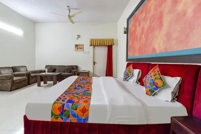 Кота: Fabhotel Prime Surpin Palace