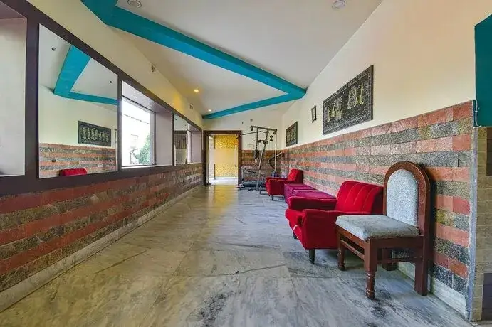 Кота: Fabhotel Prime Surpin Palace