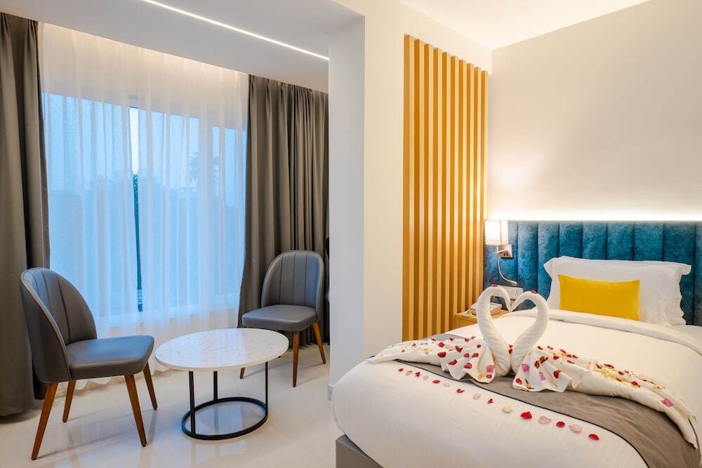 Джорхат: Hotel Clubway Grand