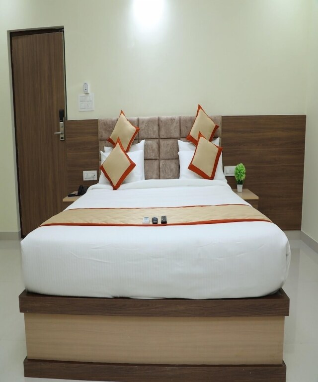 Бангалор: Hotel 8th Mile Suites