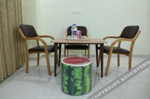 Бангалор: Hotel 8th Mile Suites