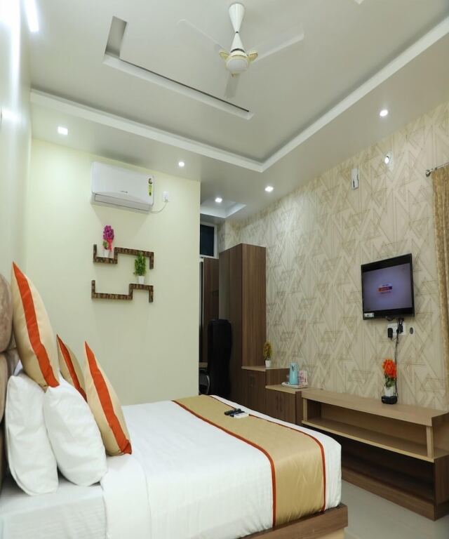 Бангалор: Hotel 8th Mile Suites