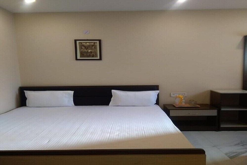 Джамшедпур: Hotel HMS Palace