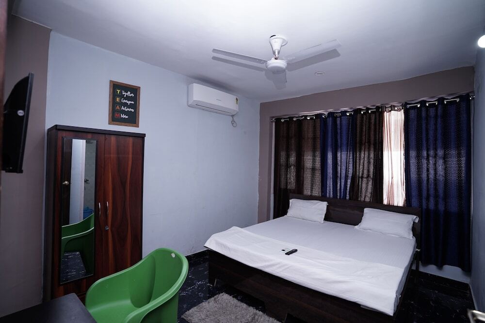 Нойда: Mount Olympus hotel By F9 Hotels