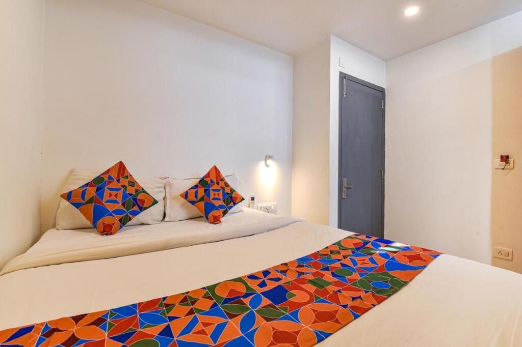 Ахмедабад: FabHotels Ny Townhouse