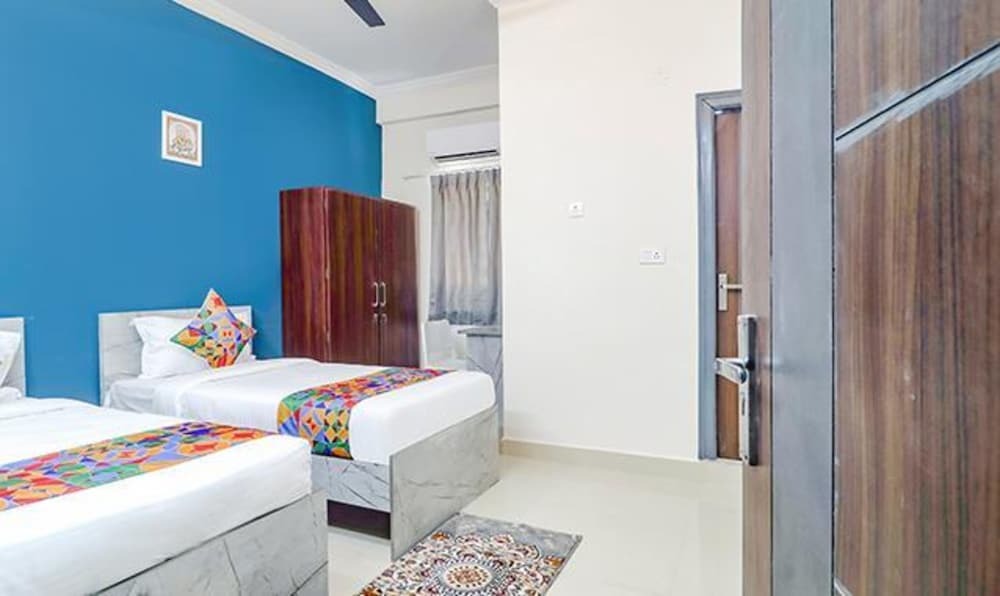 Хидерабад: FabHotel Broholic Suites I