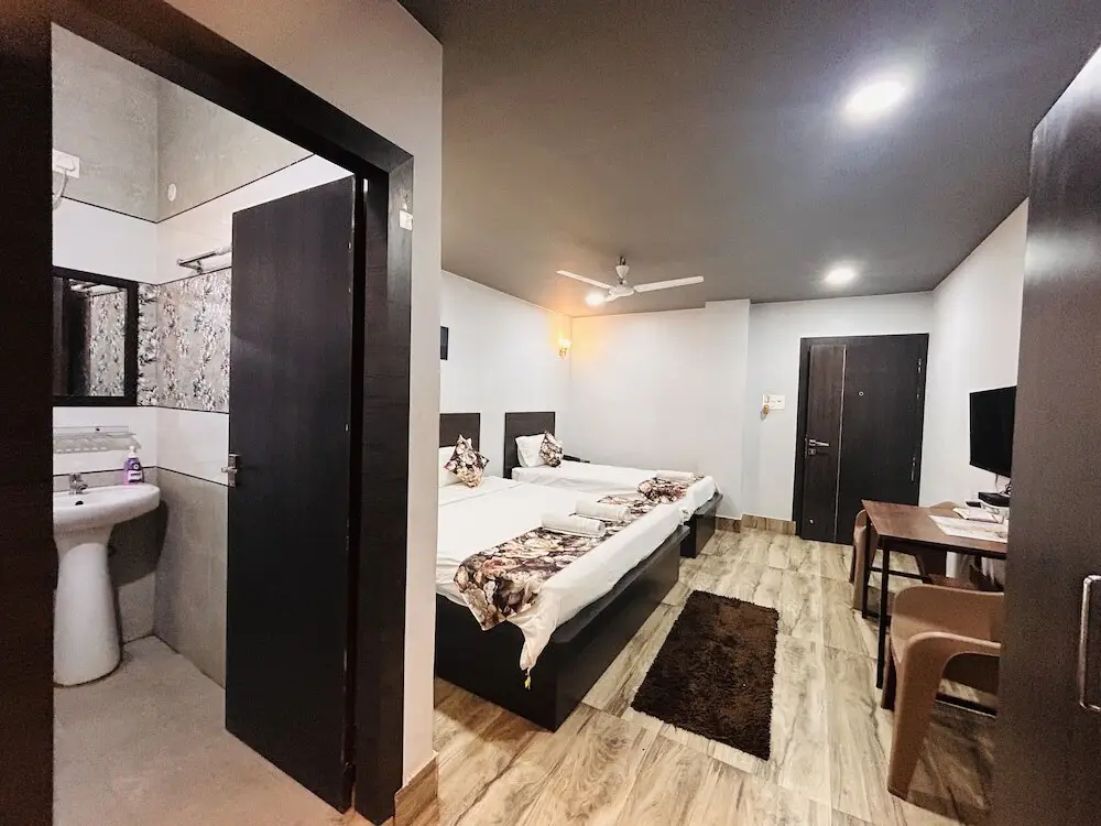 Гувахати: JD Grand Inn