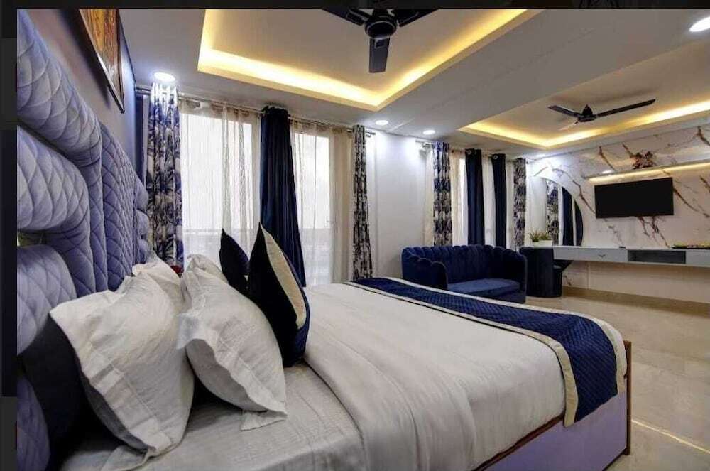 Нойда: Hotel Noida Dreamz 144