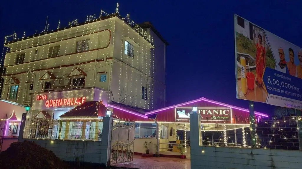 Агартала: Hotel Queen Palace