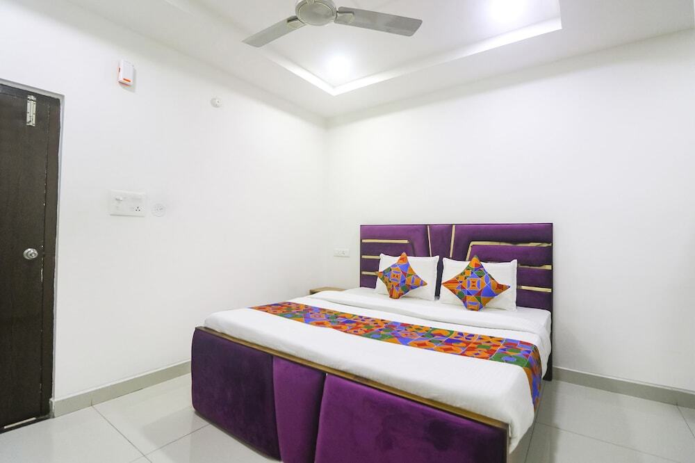 Fabexpress Viraaj Suites — фото 1
