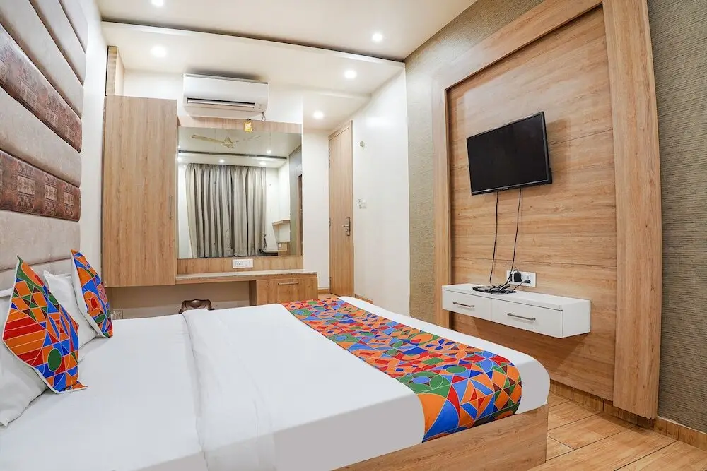 Бхопал: Fabhotel Om Palace