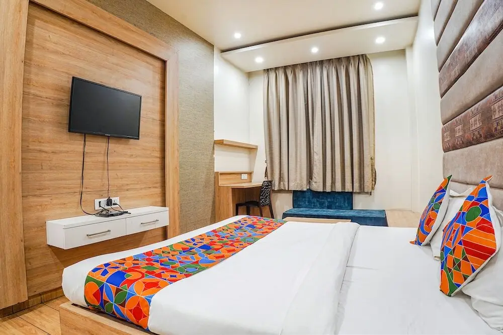 Бхопал: Fabhotel Om Palace