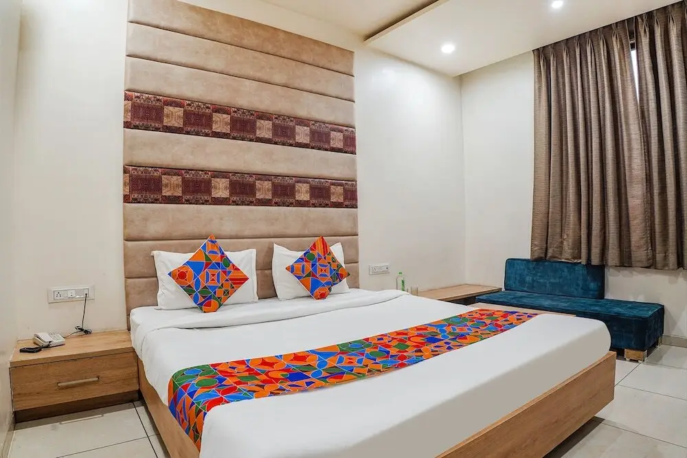 Бхопал: Fabhotel Om Palace