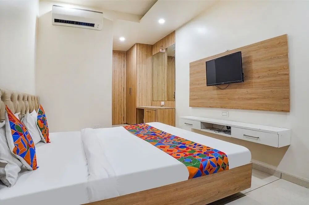Бхопал: Fabhotel Om Palace