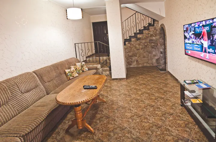 Керчь: Гостевой дом Travel House