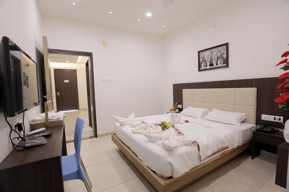 Гарудешвар: Leena Resort