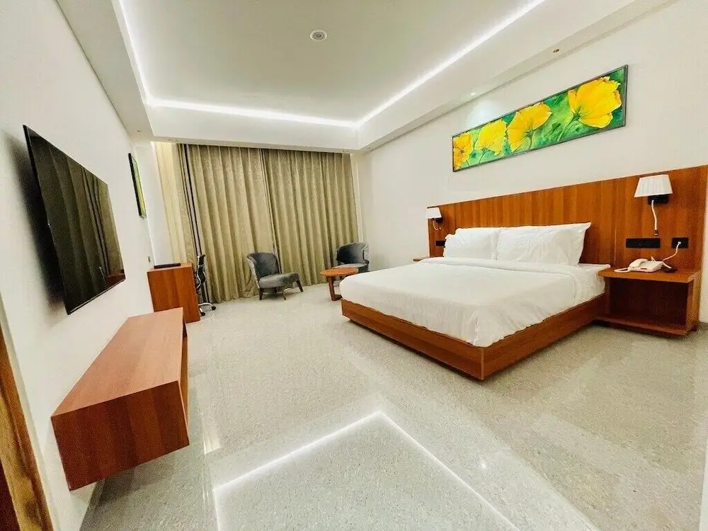 Мератх: Mars Resorts