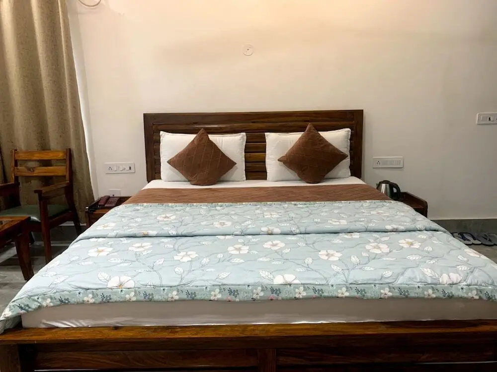 Амбала: Hotel Avkaash