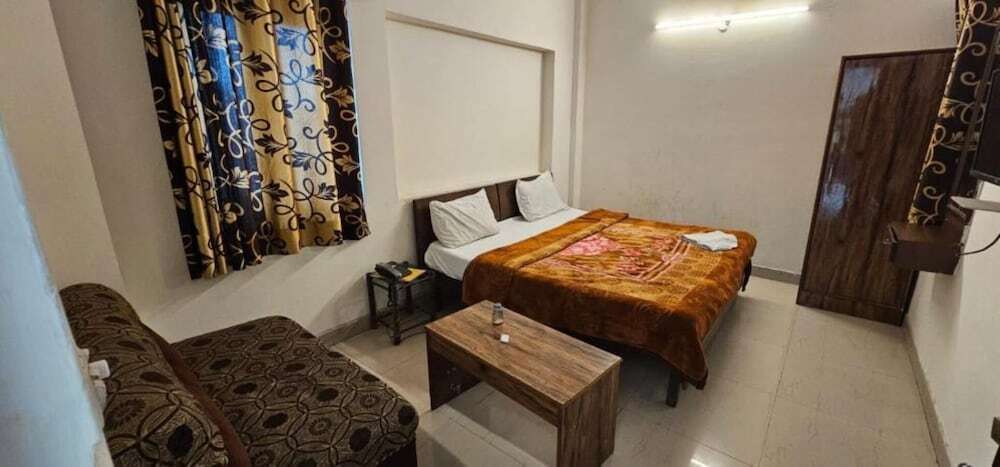 Нью-Дели: Hotel Jageer Bawana