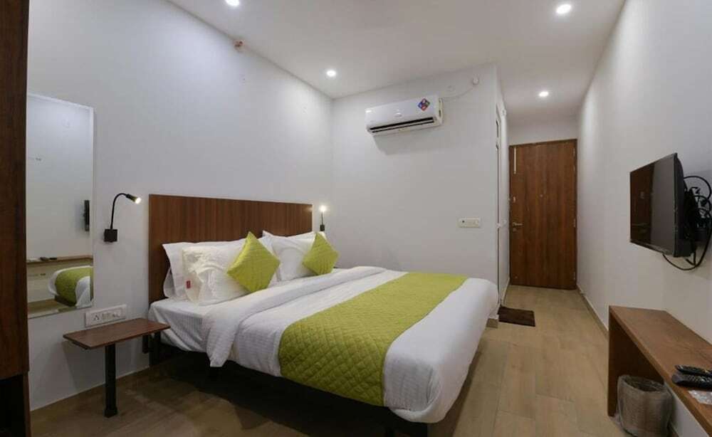 Газиабад: Hotel Emporio
