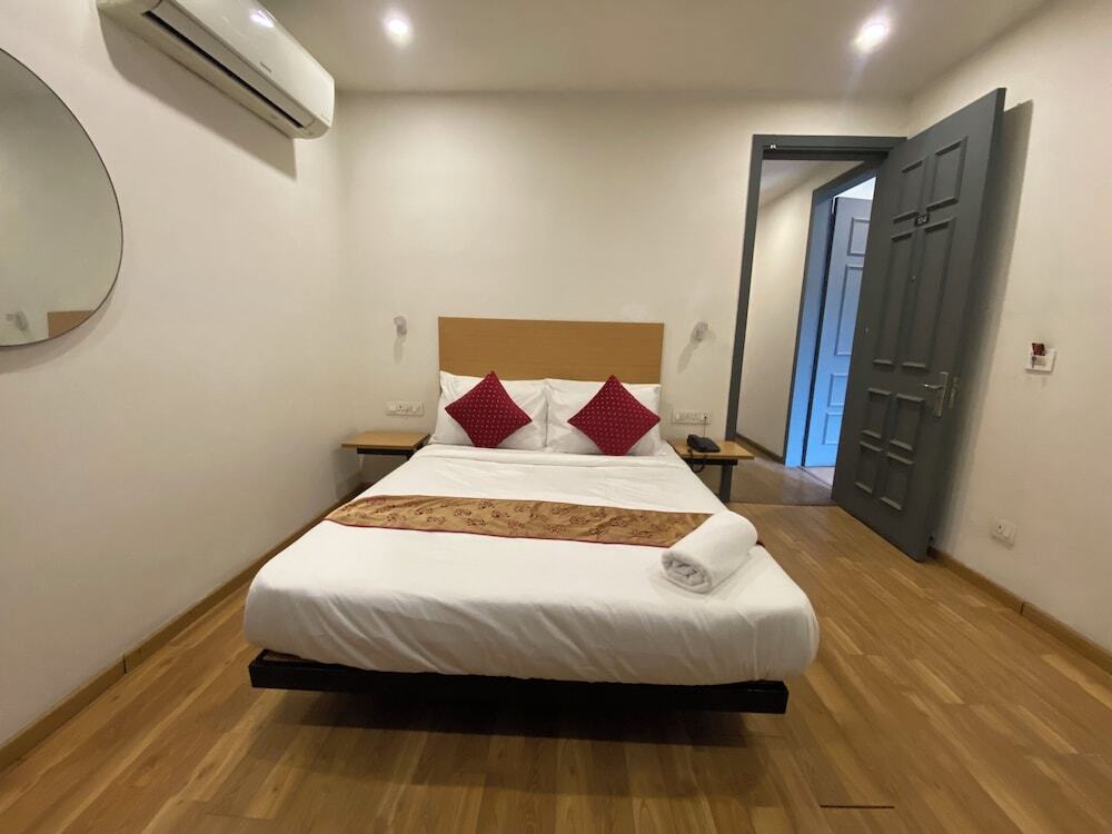 Нью-Дели: F9 Hotels