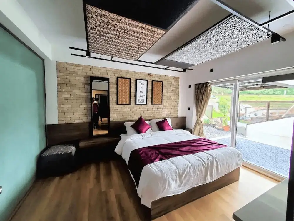 Ути: The 643 Holiday Homes