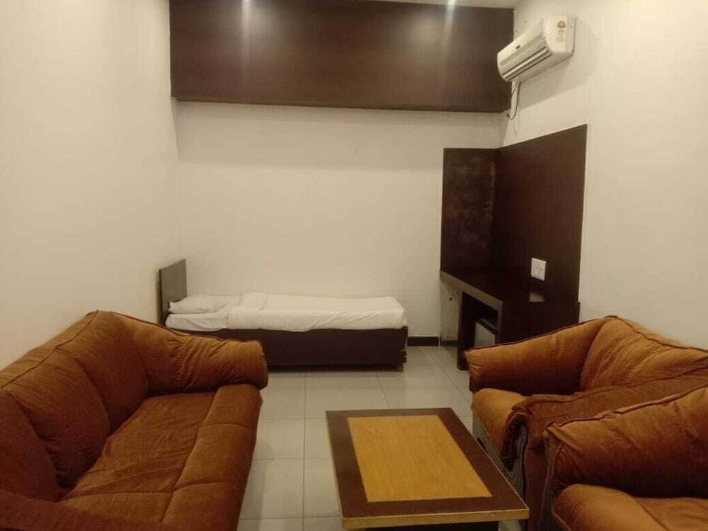 Чамараджанагара: iROOMZ Nijaguna Resort
