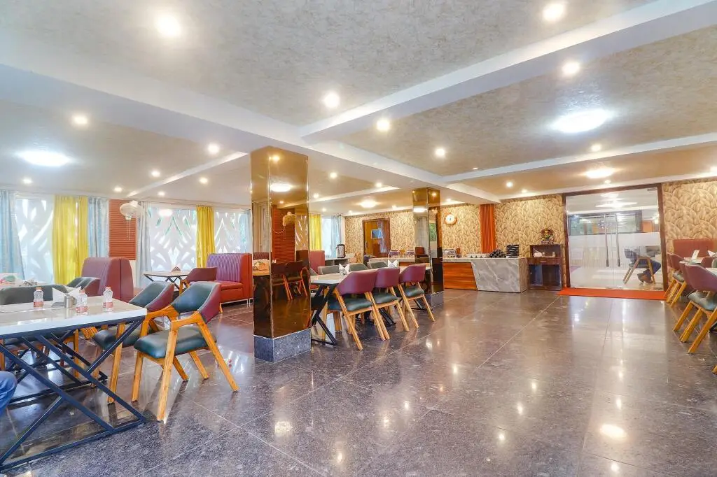 Большая Нойда: Fabhotel Prime A1 Sunny Feast