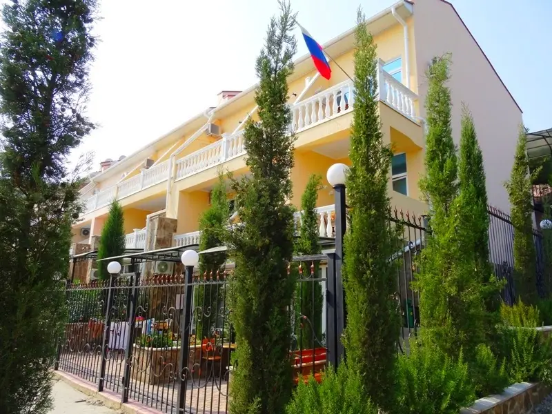 Алушта: Гостевой Дом Вилла Арнис