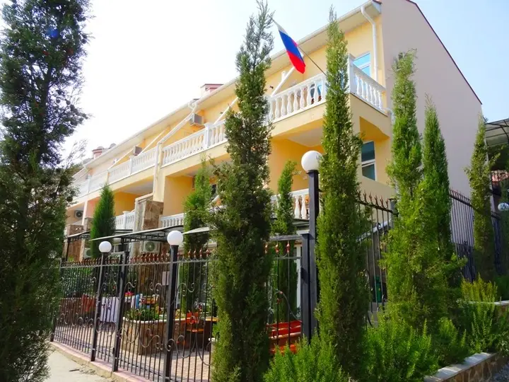 Алушта: Гостевой Дом Вилла Арнис